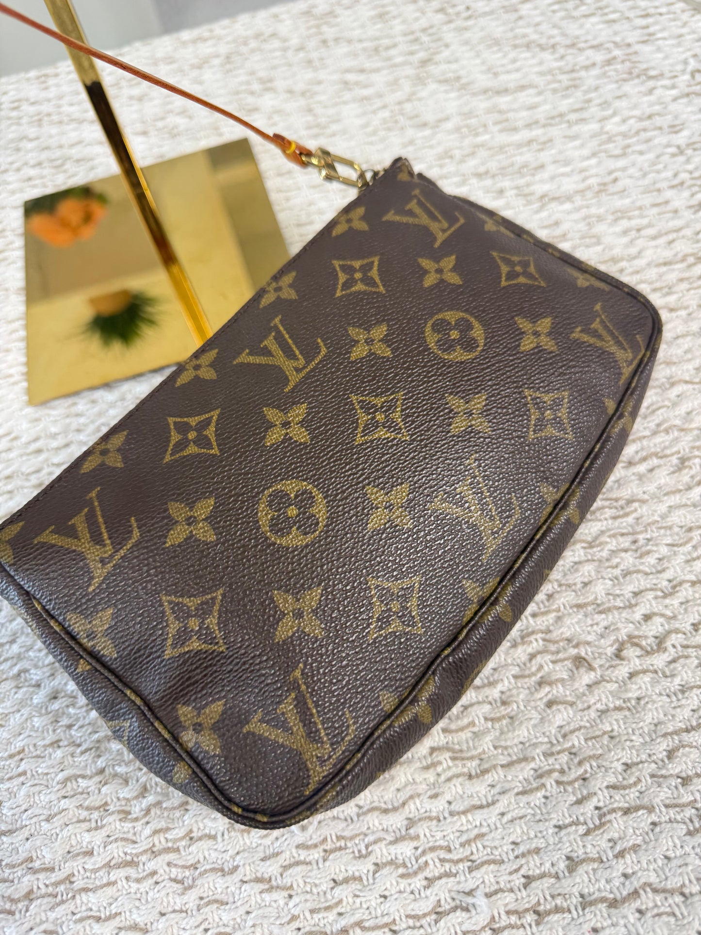 LOUIS VUITTON POCHETTE ACCESSOIRES IN MONOGRAM