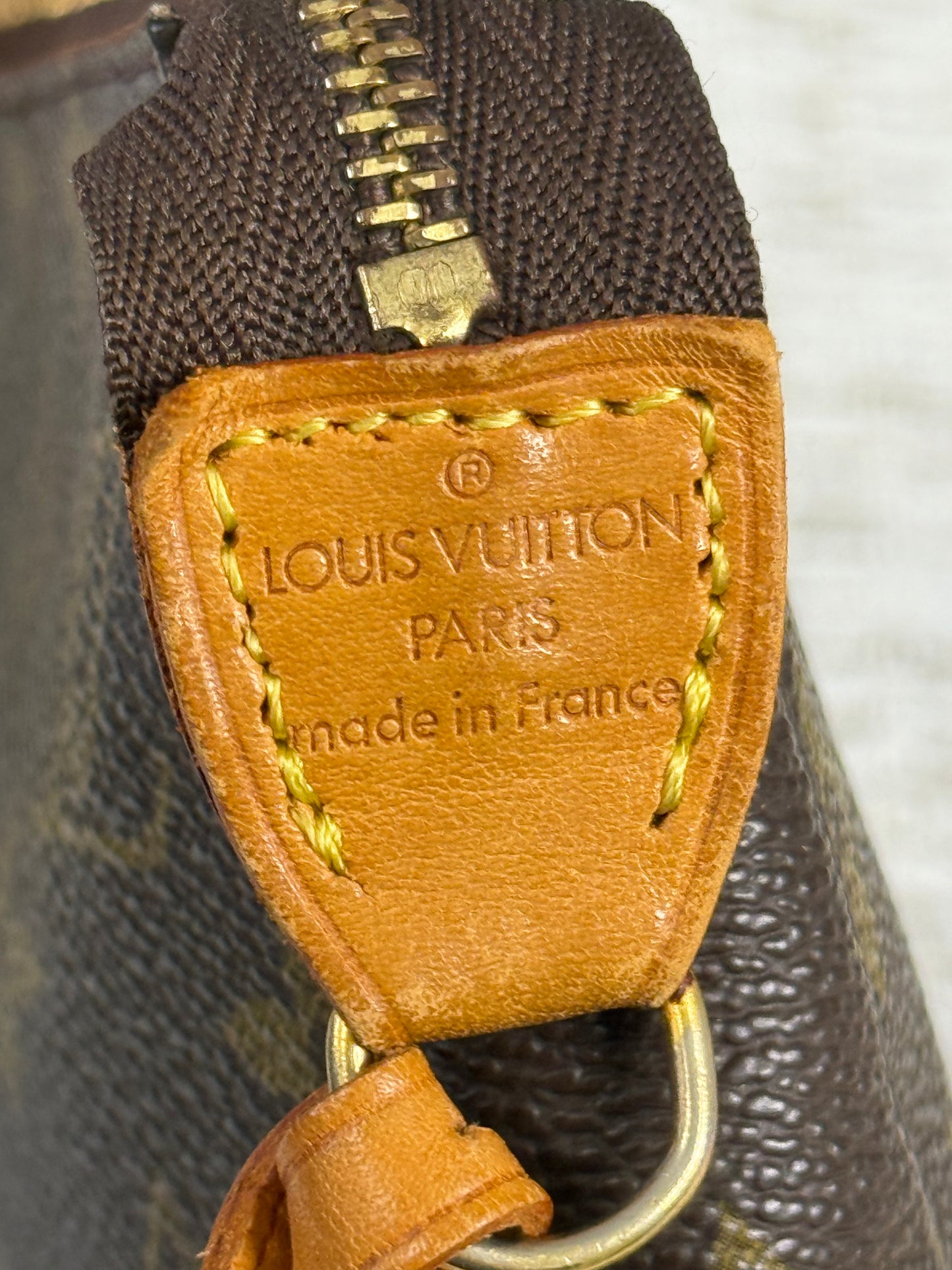 LOUIS VUITTON POCHETTE ACCESSOIRES IN MONOGRAM