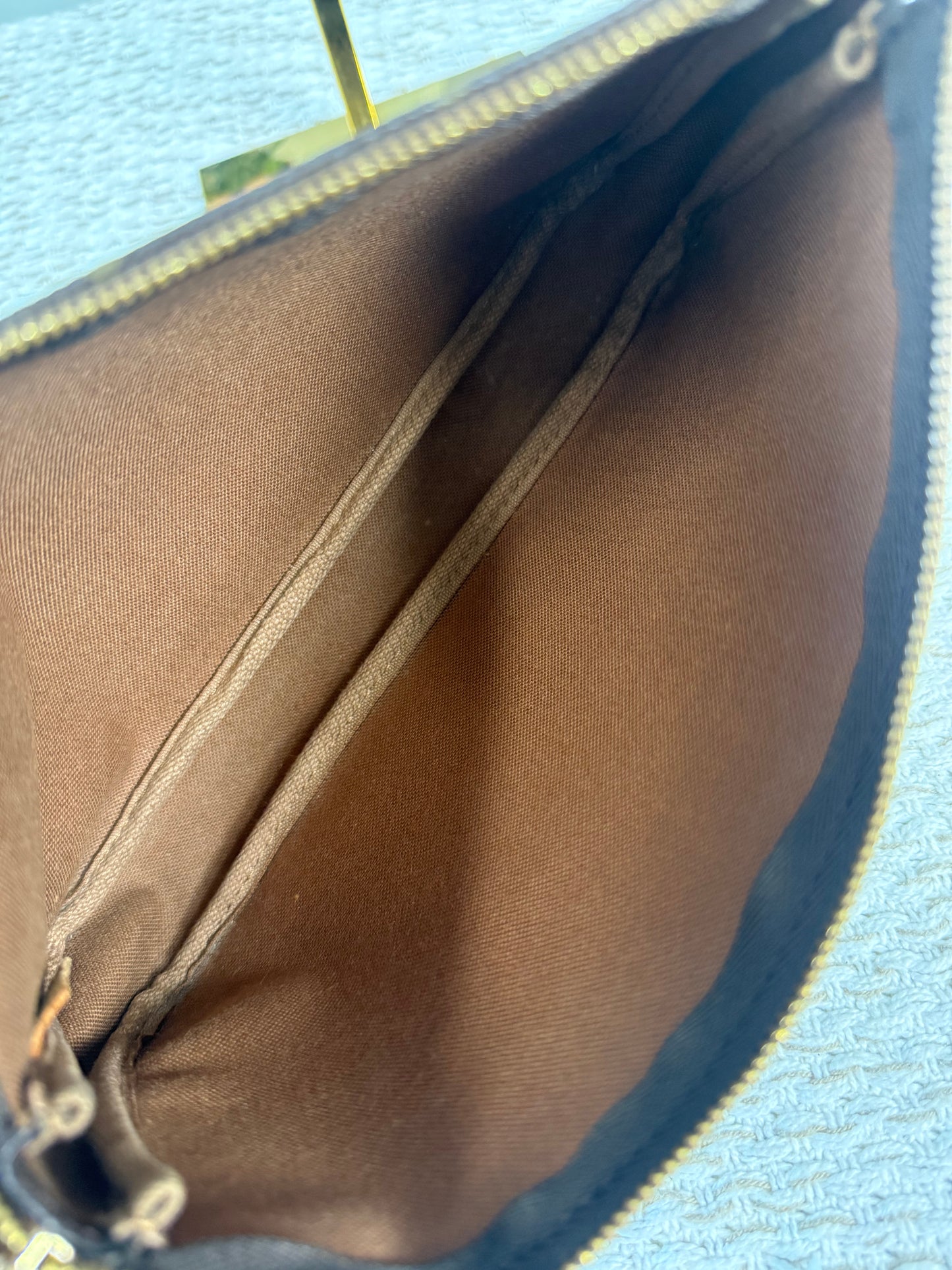 LOUIS VUITTON POCHETTE ACCESSOIRES IN MONOGRAM