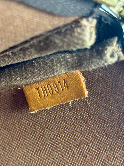 Pochette Accessoires in Monogram