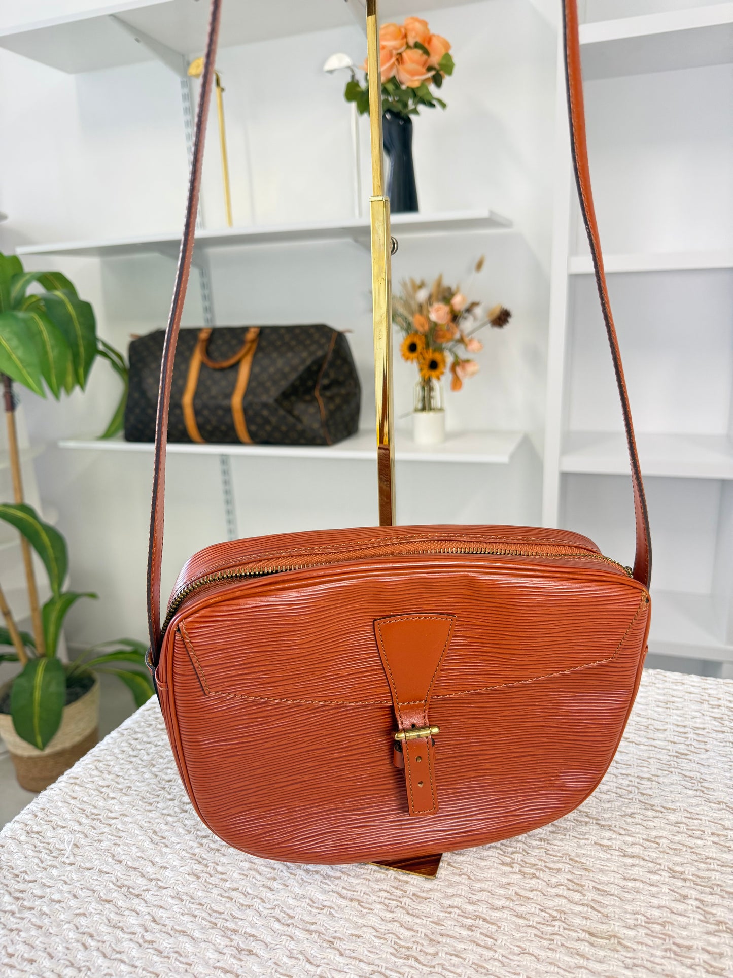 LOUIS VUITTON JEUNE FILLE SMALL SHOULDER ORANGE LEATHER