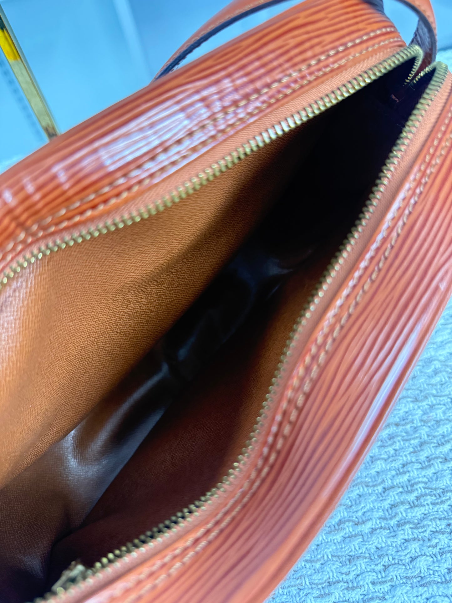 LOUIS VUITTON JEUNE FILLE SMALL SHOULDER ORANGE LEATHER