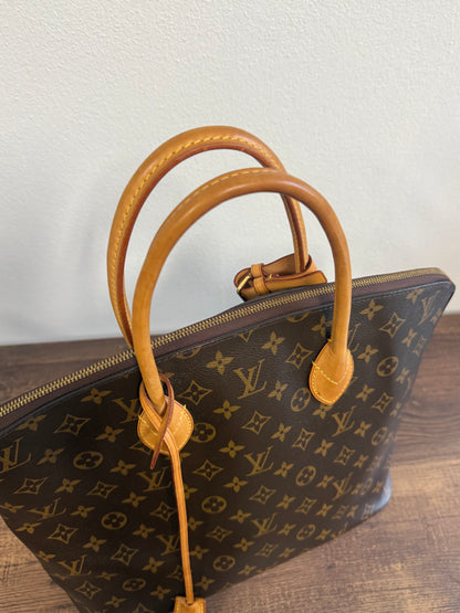 LOUIS VUITTON LOCKIT MM IN MONOGRAM