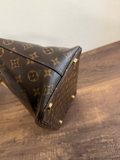 LOUIS VUITTON LOCKIT MM IN MONOGRAM