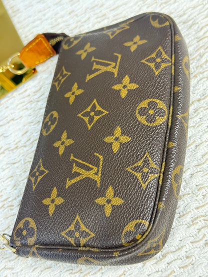 POCHETTE BUCKET POCHETTE in Monogram