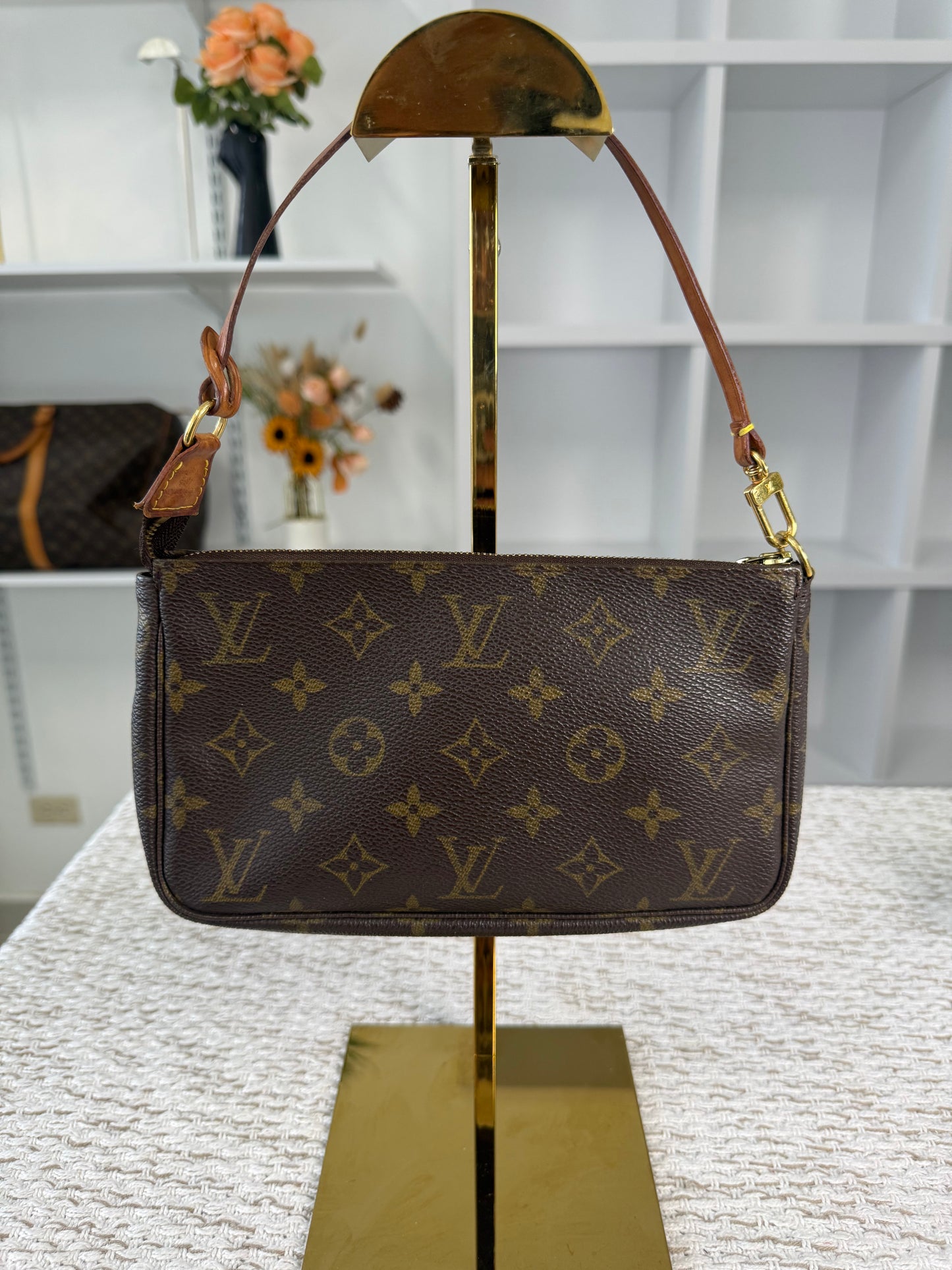 LOUIS VUITTON POCHETTE ACCESSOIRES IN MONOGRAM