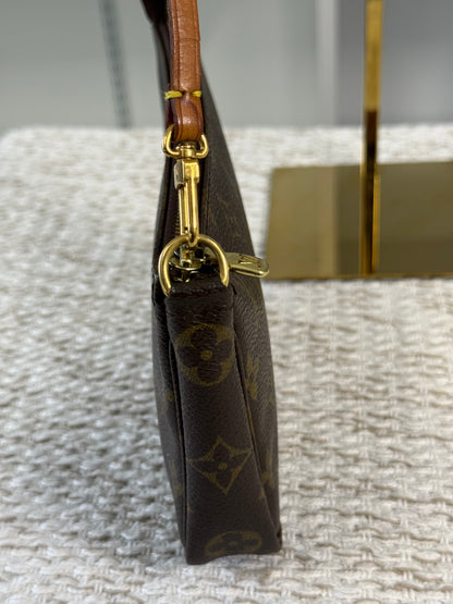 Pochette Accessoires in Monogram