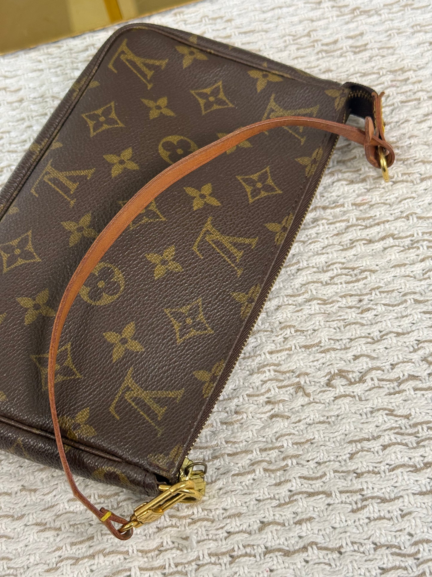 LOUIS VUITTON POCHETTE ACCESSOIRES IN MONOGRAM