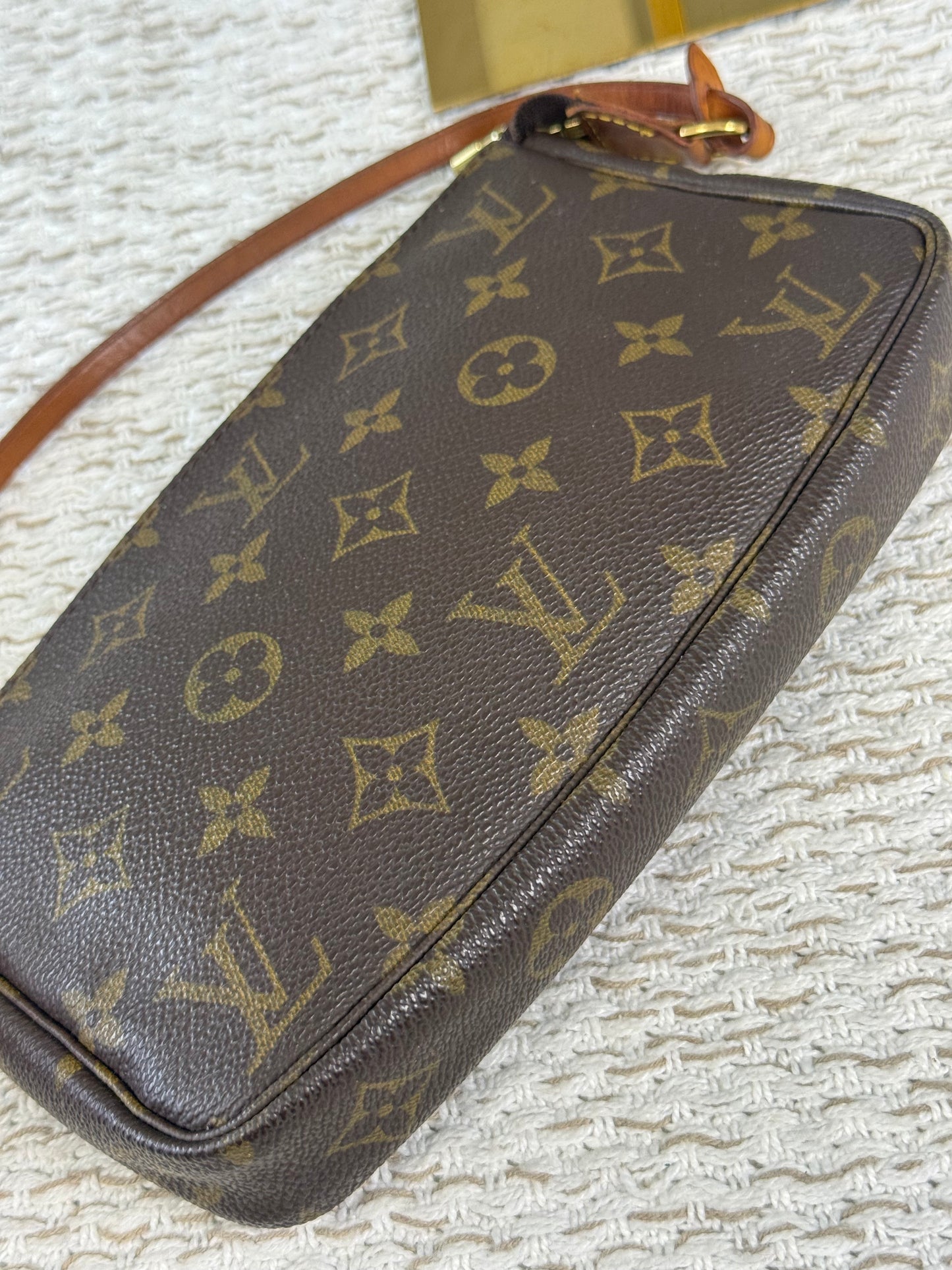 LOUIS VUITTON POCHETTE ACCESSOIRES IN MONOGRAM