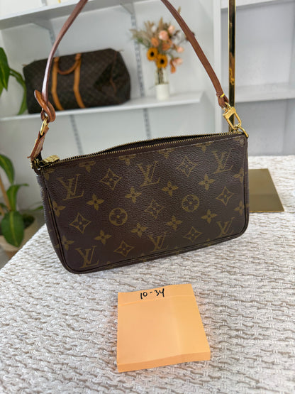 POCHETTE SHOULDER BAG in Monogram