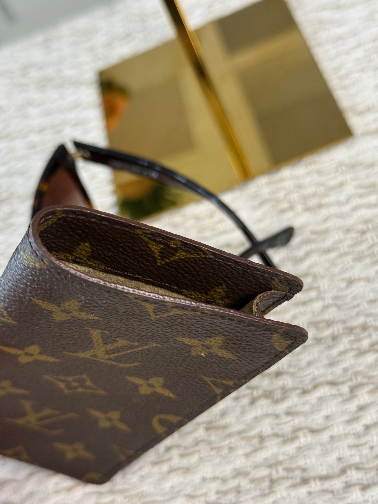 LOUIS VUITTON GLASSES CASE in Monogram