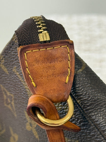 Pochette Accessoires in Monogram
