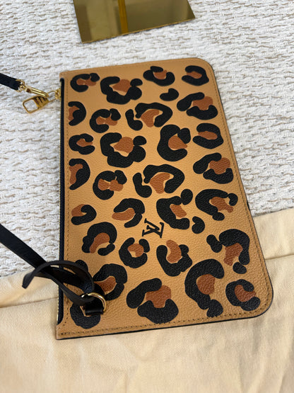 Wild at Heart Neverfull Pochette Zippered Clutch Bag