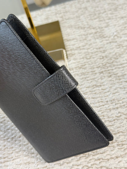 LOUIS VUITTON BLACK TAIGA LEATHER MEDIUM RING AGENDA / NOTEBOOK COVER