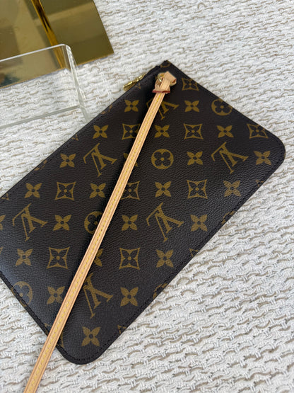 LOUIS VUITTON MONOGRAM NEVERFULL MM POCHETTE WRISTLET