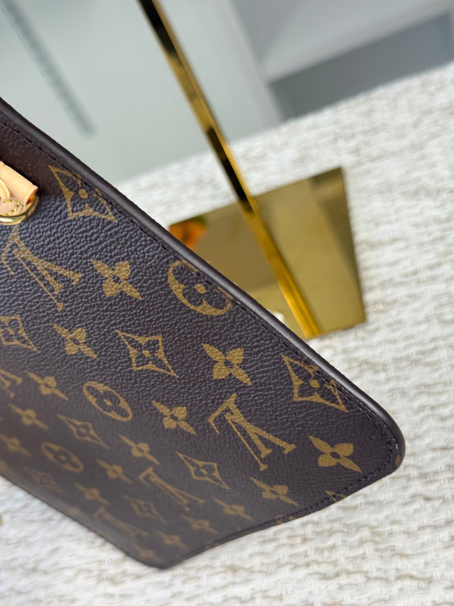LOUIS VUITTON MONOGRAM NEVERFULL MM POCHETTE WRISTLET