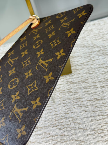 LOUIS VUITTON MONOGRAM NEVERFULL MM POCHETTE WRISTLET