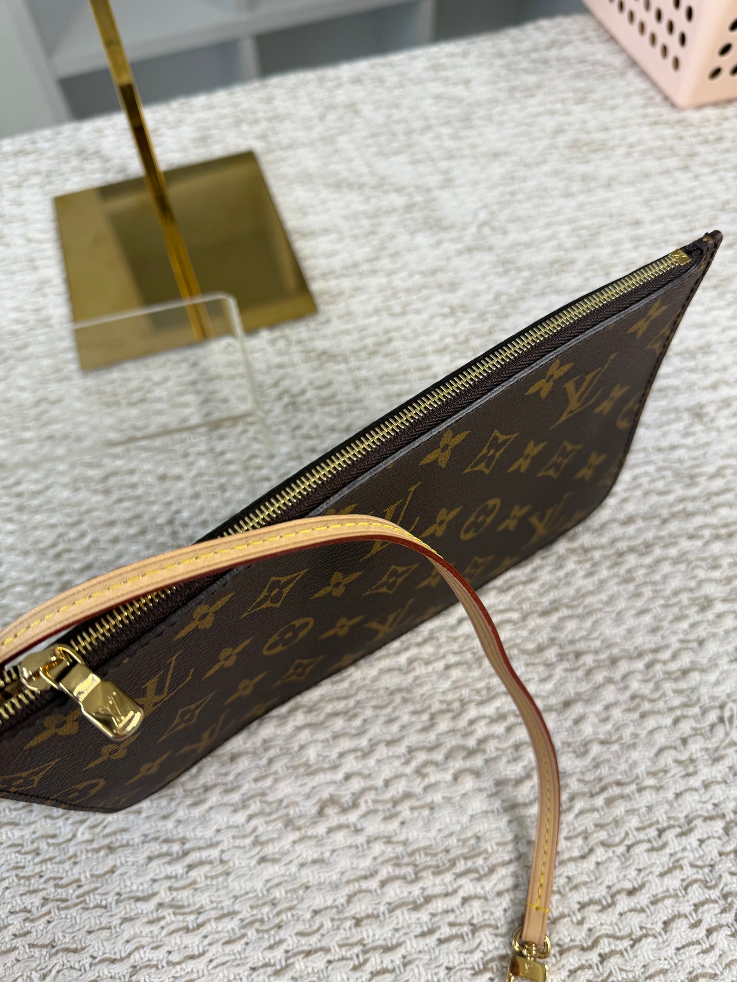LOUIS VUITTON MONOGRAM NEVERFULL MM POCHETTE WRISTLET