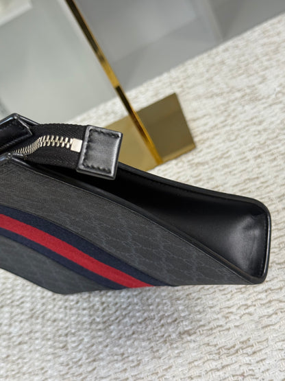 GUCCI GG SUPREME WEB POUCH CLUTCH BAG
