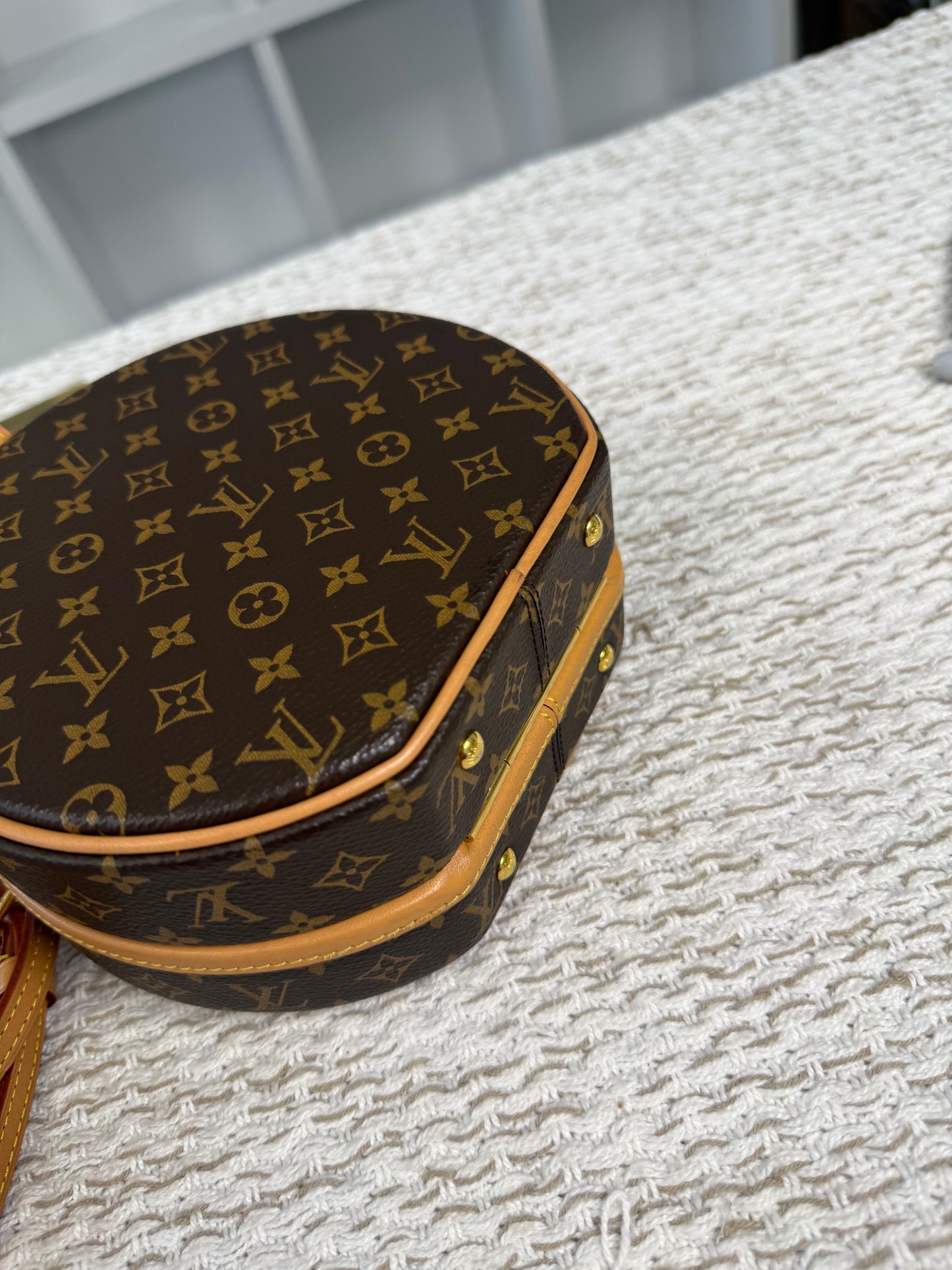 LOUIS VUITTON MONOGRAM CANVAS PETITE BOÎTE CHAPEAU BAG
