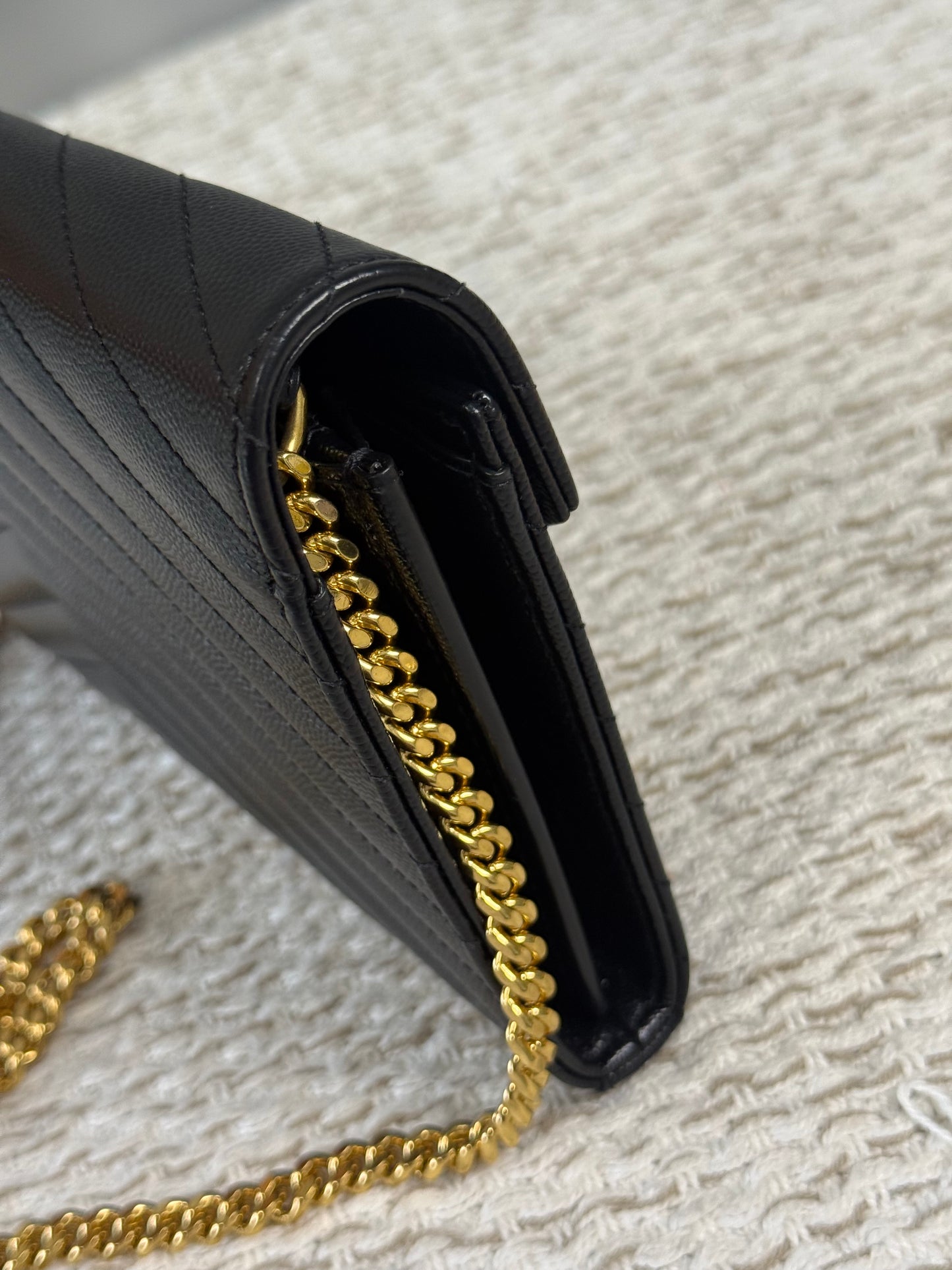 YSL SAINT LAURENT CASSANDRE ENVELOPE MEDIUM WALLET ON CHAIN GOLD-TONED HARDWARE