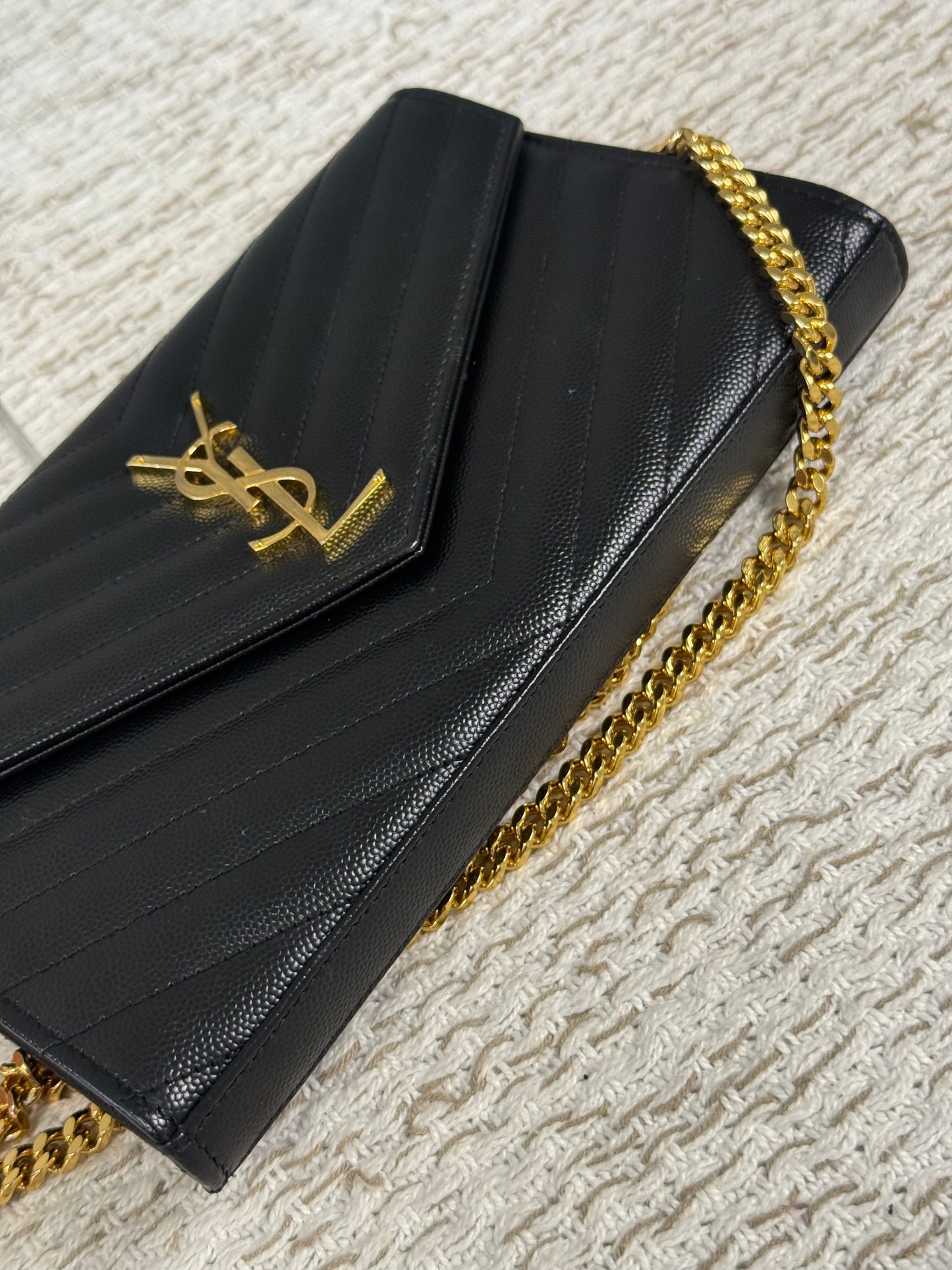 YSL SAINT LAURENT CASSANDRE ENVELOPE MEDIUM WALLET ON CHAIN GOLD-TONED HARDWARE