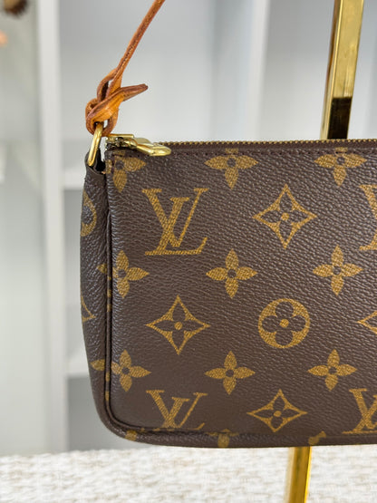 LOUIS VUITTON MONOGRAM CANVAS ACCESSORIES POCHETTE BAG