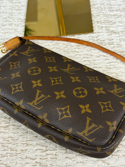 LOUIS VUITTON MONOGRAM CANVAS ACCESSORIES POCHETTE BAG