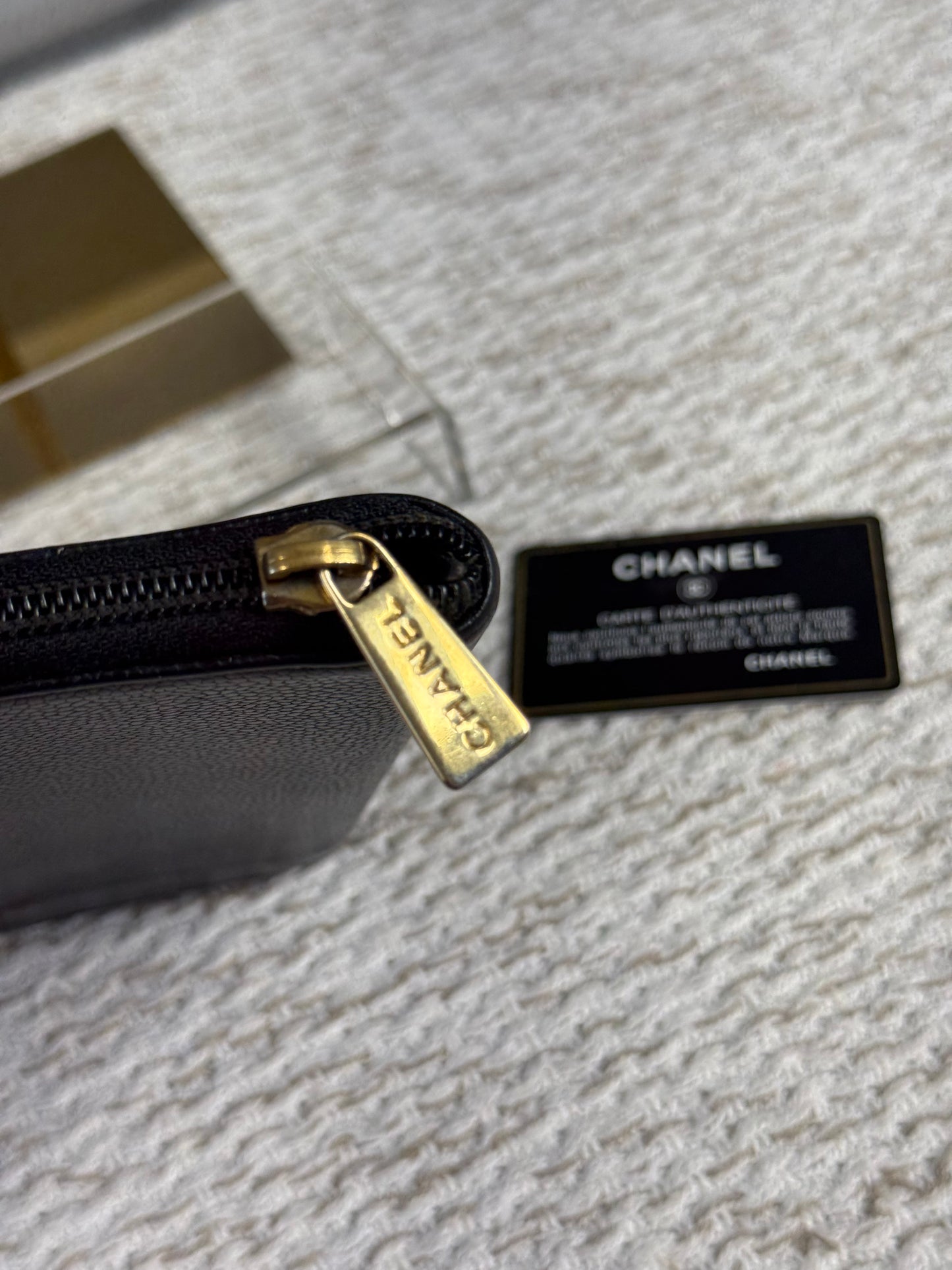 CHANEL CC LOGO CAVIAR SKIN ZIP AROUND LONG WALLET AUTH BLACK