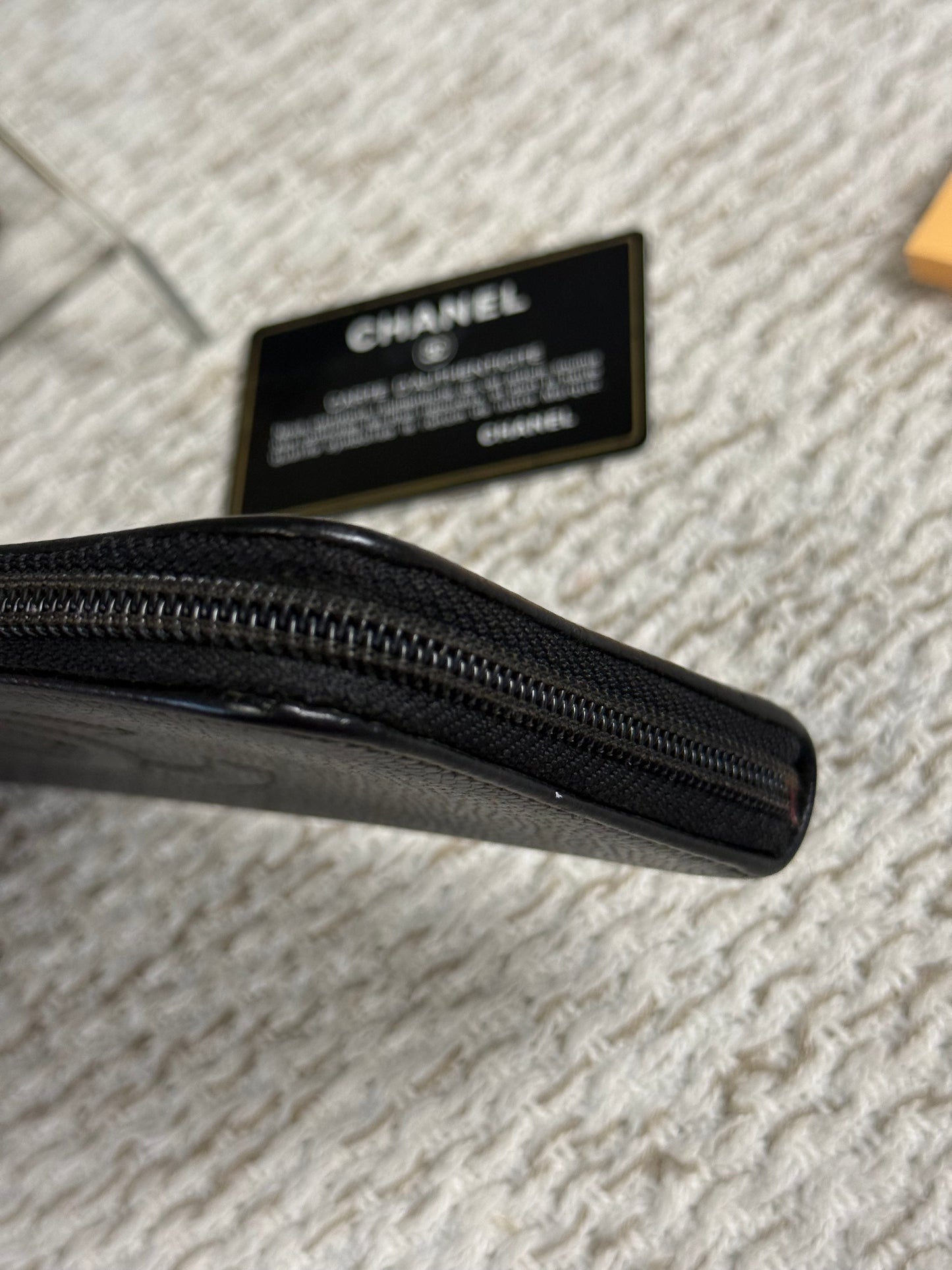 CHANEL CC LOGO CAVIAR SKIN ZIP AROUND LONG WALLET AUTH BLACK