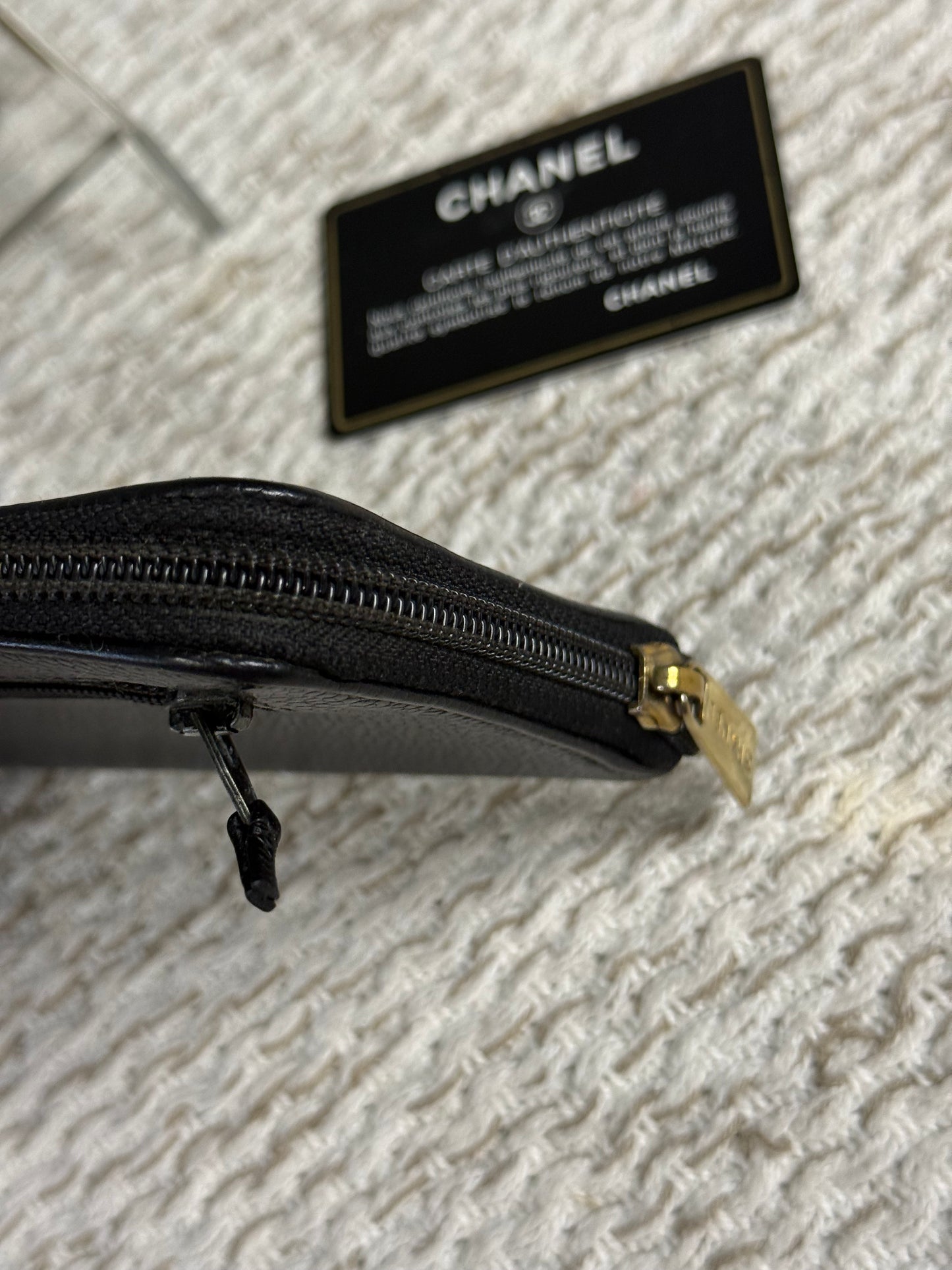 CHANEL CC LOGO CAVIAR SKIN ZIP AROUND LONG WALLET AUTH BLACK