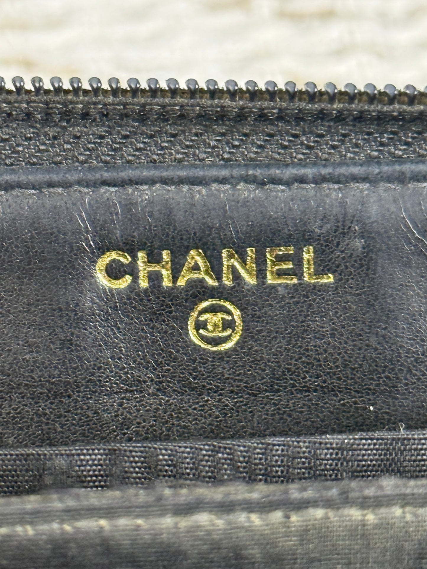 CHANEL CC LOGO CAVIAR SKIN ZIP AROUND LONG WALLET AUTH BLACK
