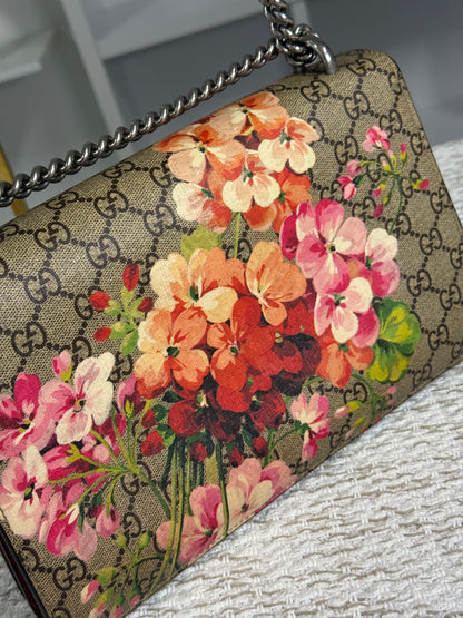 GUCCI BEIGE/PINK GG SUPREME BLOOMS COATED CANVAS SMALL DIONYSUS SHOULDER BAG