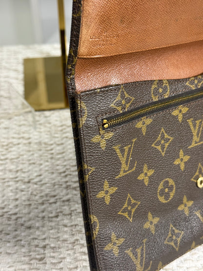 LOUIS VUITTON RABAT CLUTCH