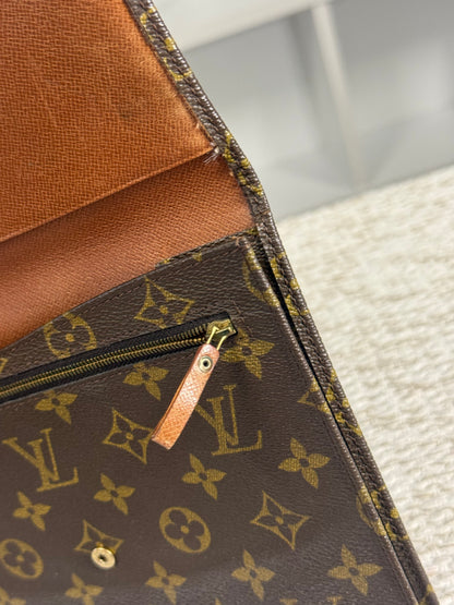 LOUIS VUITTON RABAT CLUTCH
