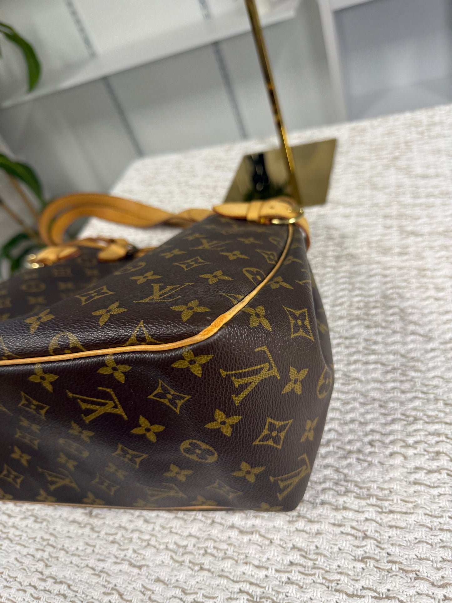 LOUIS VUITTON MONOGRAM CANVAS BATIGNOLLES VERTICAL BAG