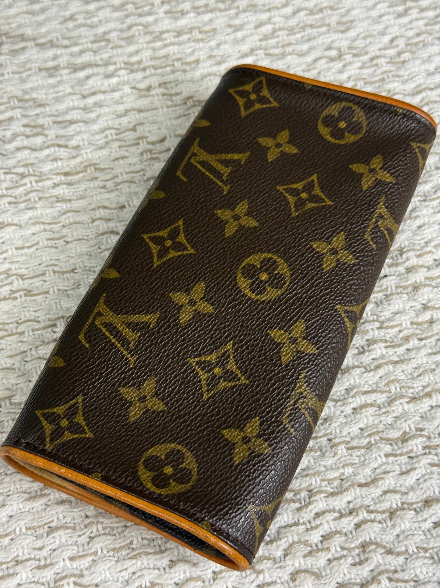LOUIS VUITTON MONOGRAM CANVAS POCHETTE TWIN PM - NO STRAP