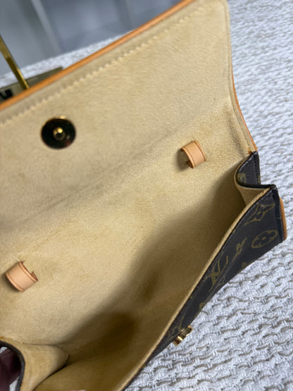 LOUIS VUITTON MONOGRAM CANVAS POCHETTE TWIN PM - NO STRAP
