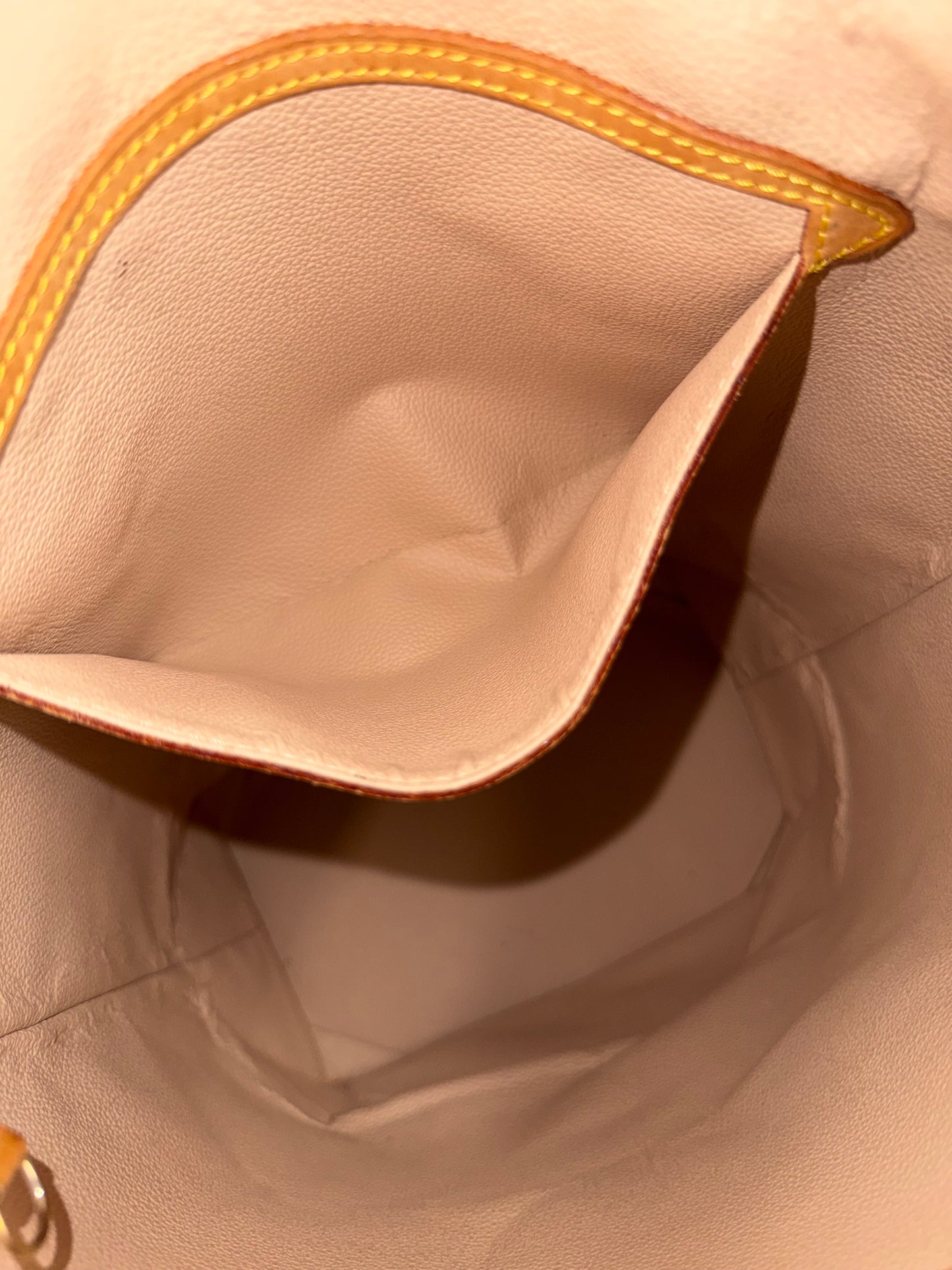 LOUIS VUITTON MONOGRAM BUCKET GM