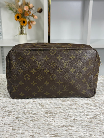 LOUIS VUITTON MONOGRAM CANVAS TROUSSE TOILETTE 28 COSMETIC BAG