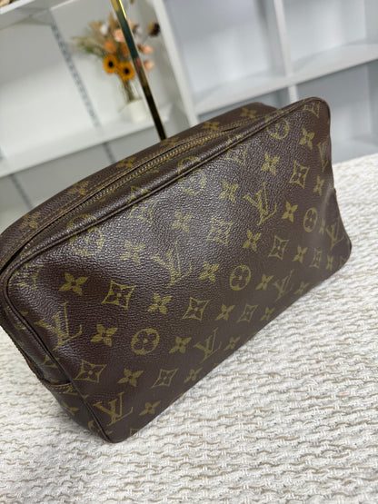 LOUIS VUITTON MONOGRAM CANVAS TROUSSE TOILETTE 28 COSMETIC BAG