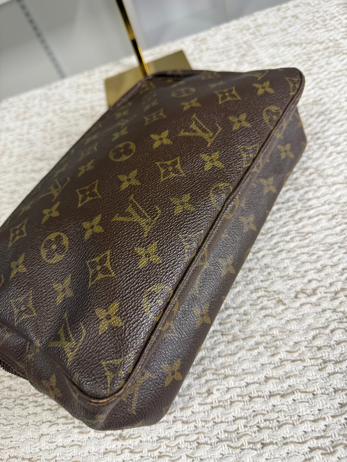 LOUIS VUITTON MONOGRAM CANVAS TROUSSE TOILETTE 28 COSMETIC BAG