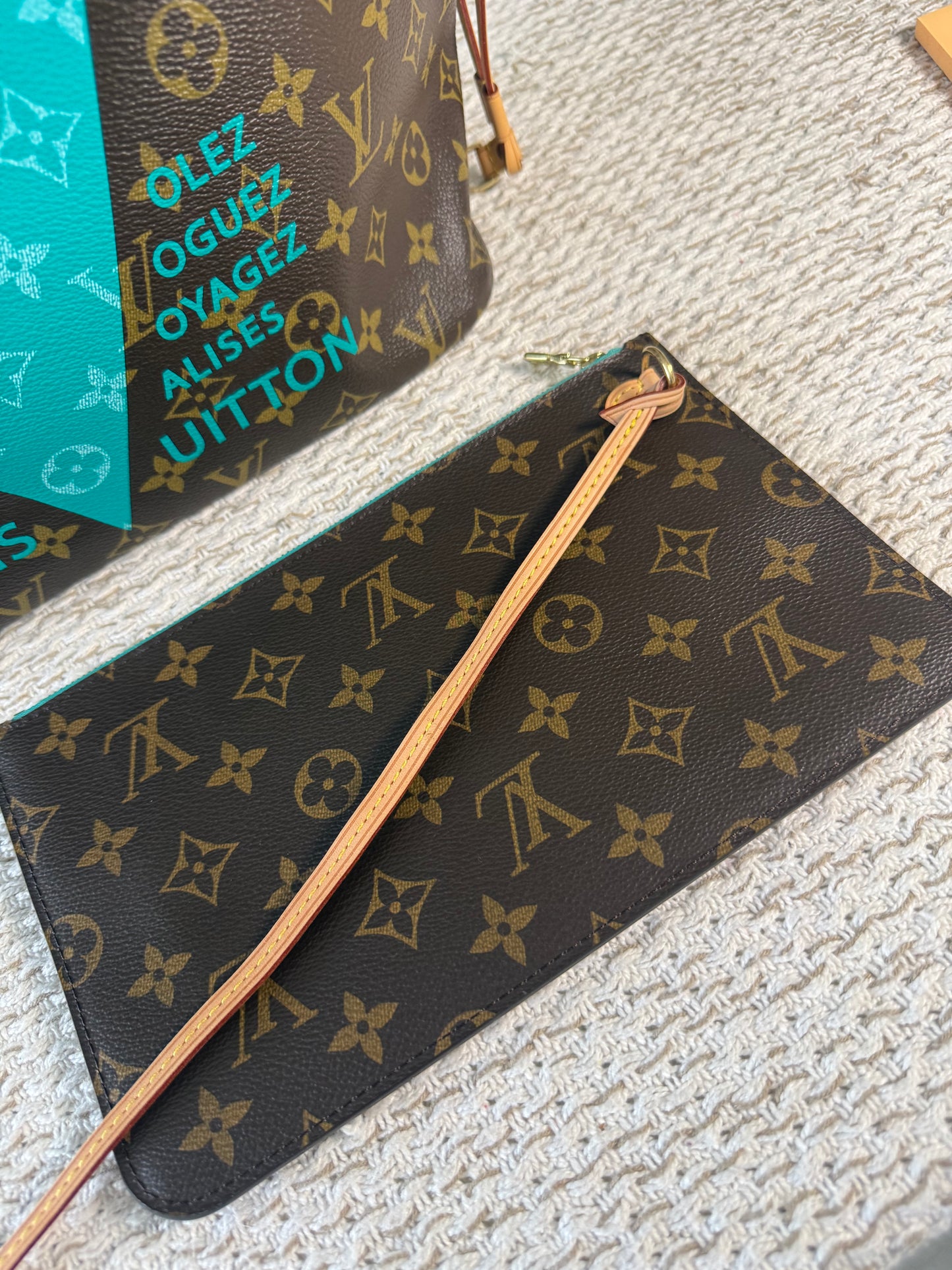 LIMITED EDITION TURQUOISE MONOGRAM V NEVERFULL MM BAG WITH POCHETTE
