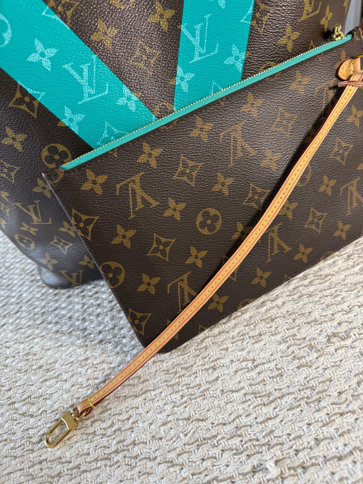 LIMITED EDITION TURQUOISE MONOGRAM V NEVERFULL MM BAG WITH POCHETTE