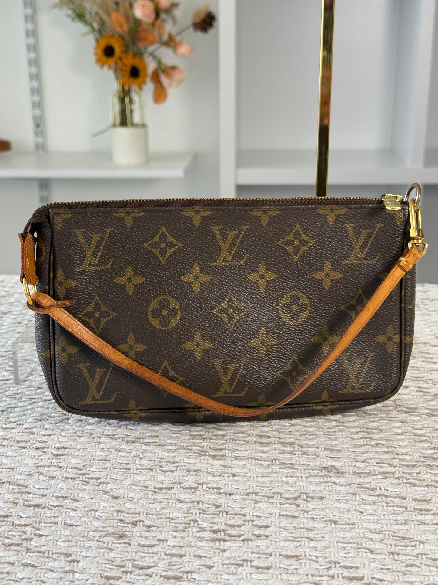LOUIS VUITTON MONOGRAM CANVAS ACCESSORIES POCHETTE BAG