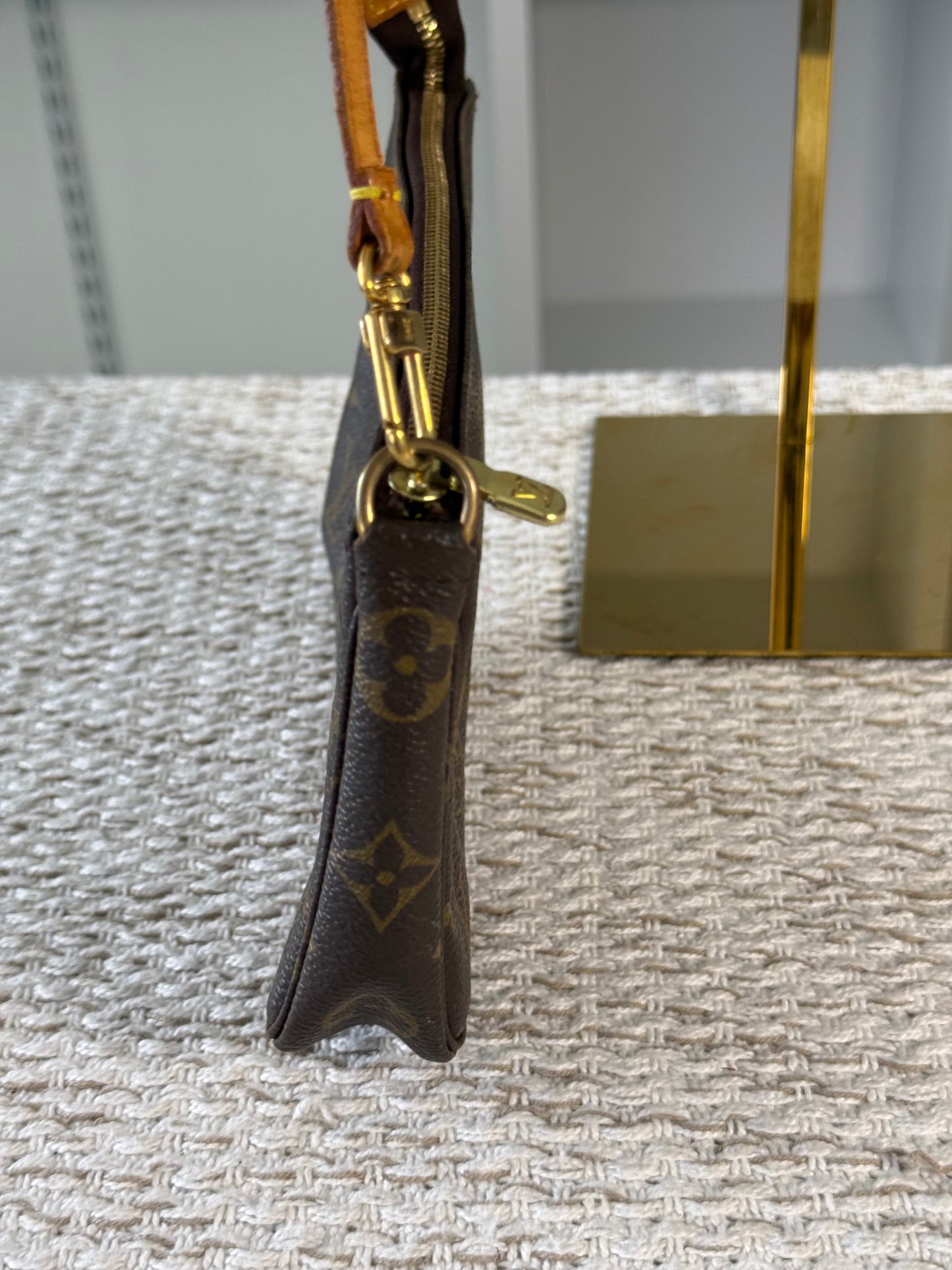 LOUIS VUITTON MONOGRAM CANVAS ACCESSORIES POCHETTE BAG