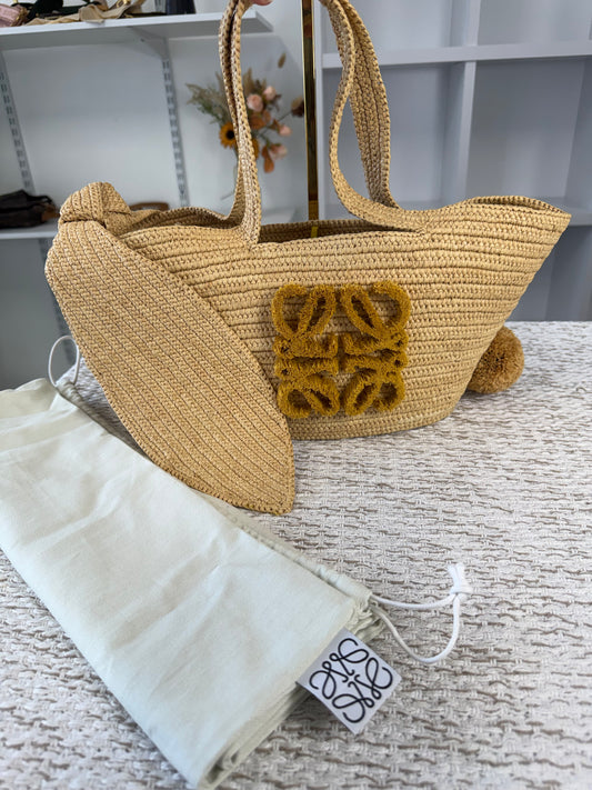 LOEWE SMALL RAFFIA BUNNY BASKET BAG