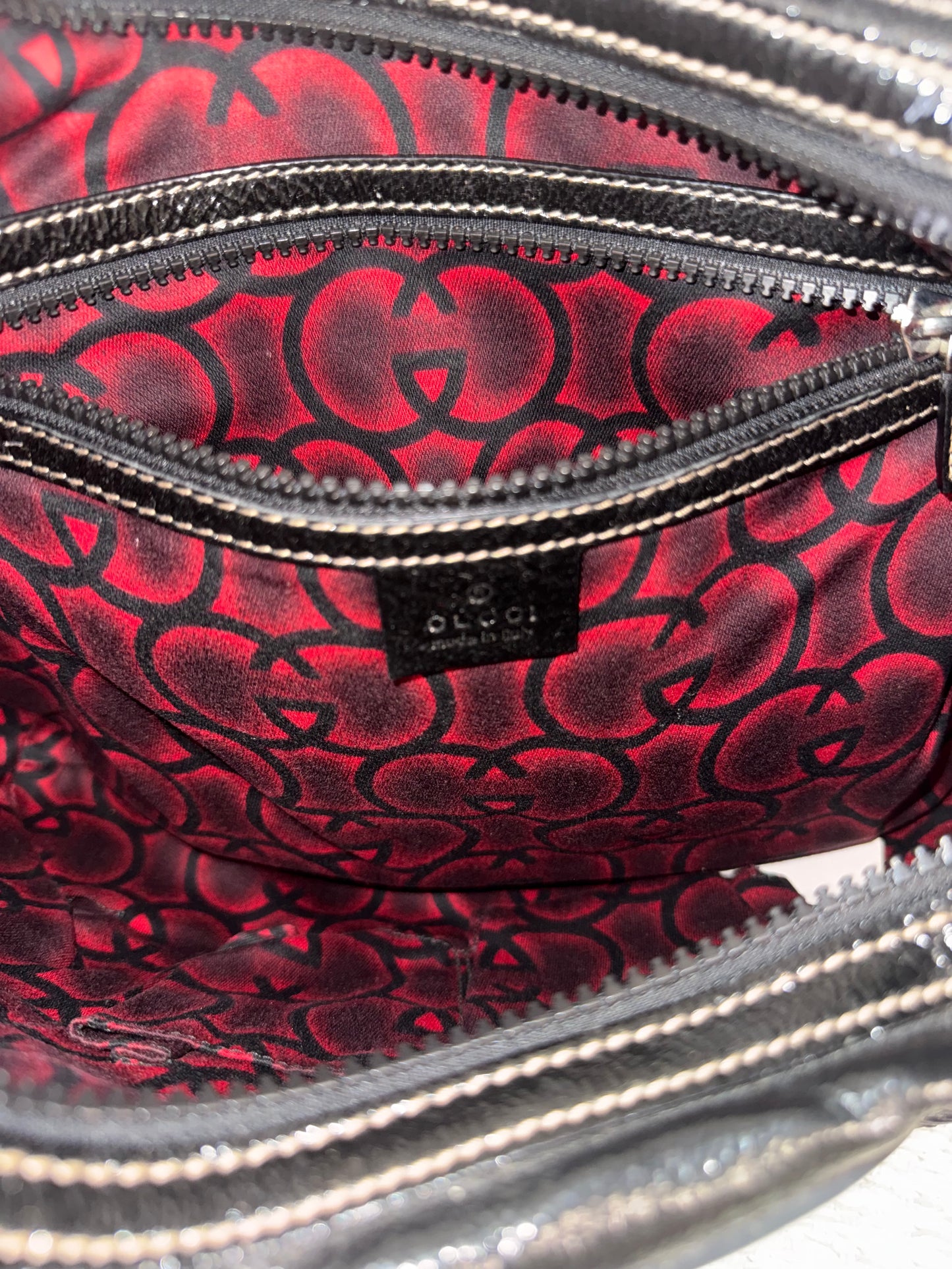 GUCCI BLACK PATENT LEATHER SNOW GLAM MEDIUM HOBO BAG