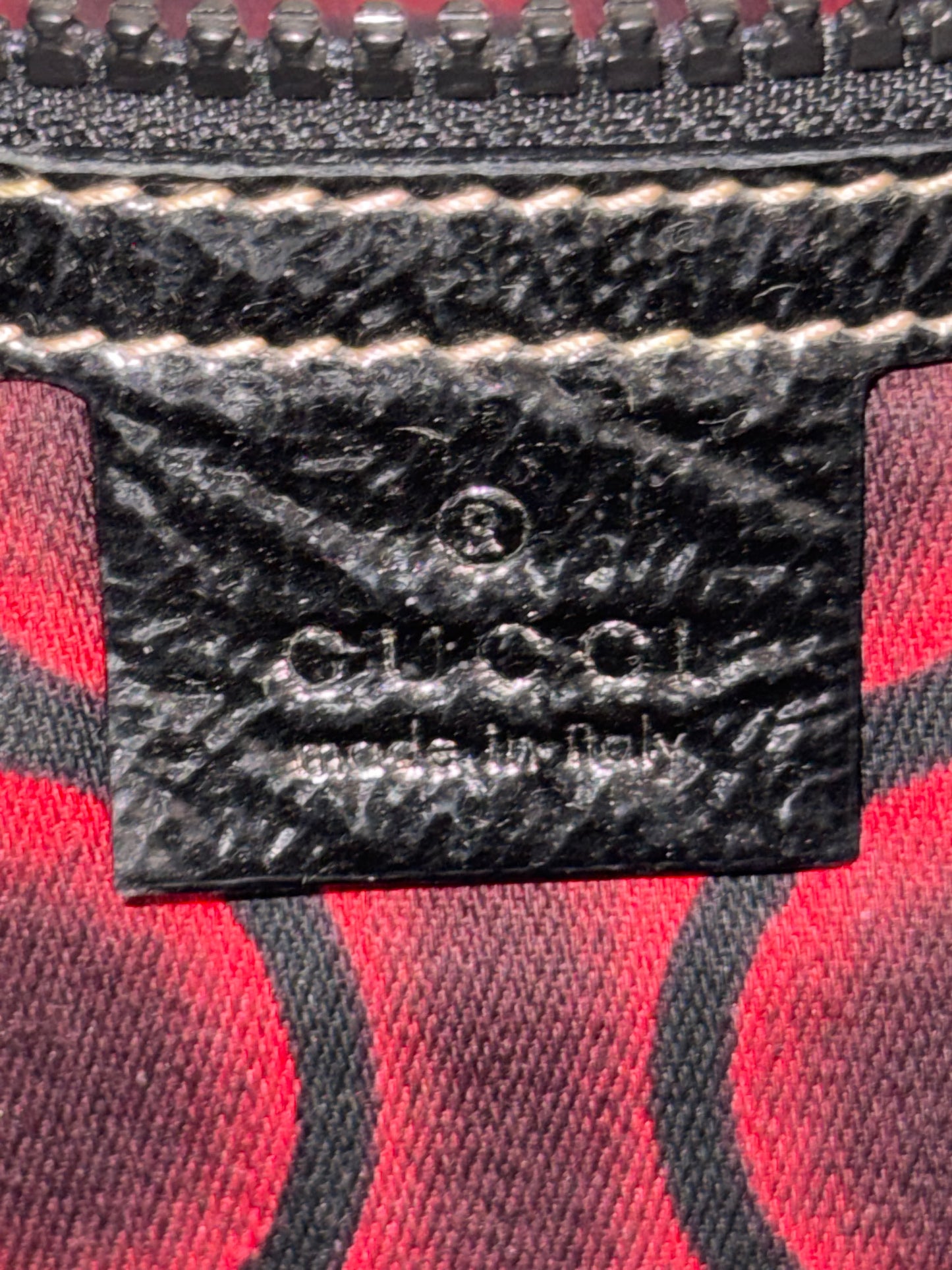 GUCCI BLACK PATENT LEATHER SNOW GLAM MEDIUM HOBO BAG