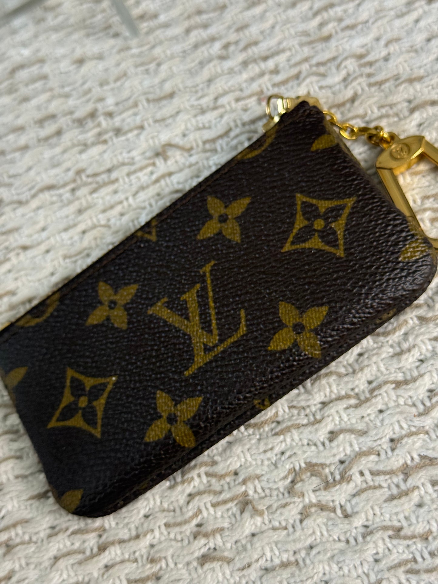LOUIS VUITTON CANVAS KEY CLES in Monogram